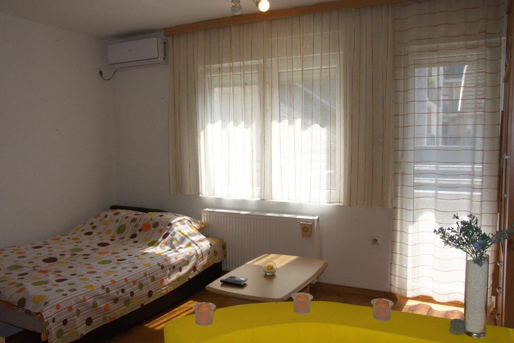 Studio Apartment In Novi Sad Center Buitenkant foto